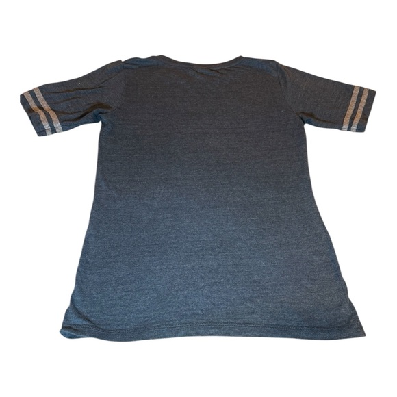 MLB Atlanta Braves blue tee with stripes on the sleeves, size S - Picture 5 of 9